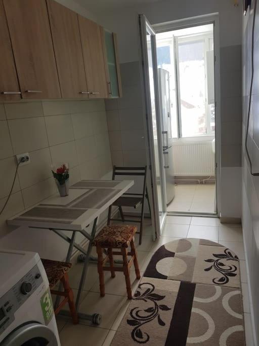 Garsoniera Emilia Apartamento Câmpulung Moldovenesc Exterior foto